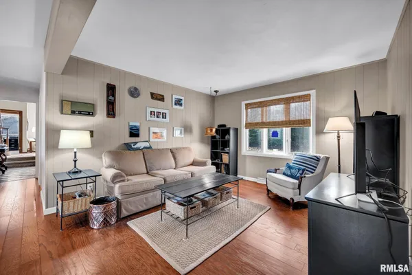 $349,900 | 1230 Olde Farm Road, East Peoria, IL 61611