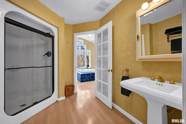 $349,900 | 1230 Olde Farm Road, East Peoria, IL 61611