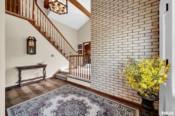 $349,900 | 1230 Olde Farm Road, East Peoria, IL 61611