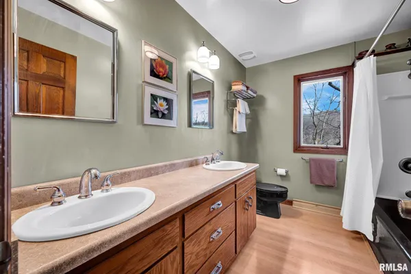 $349,900 | 1230 Olde Farm Road, East Peoria, IL 61611