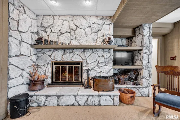 $349,900 | 1230 Olde Farm Road, East Peoria, IL 61611