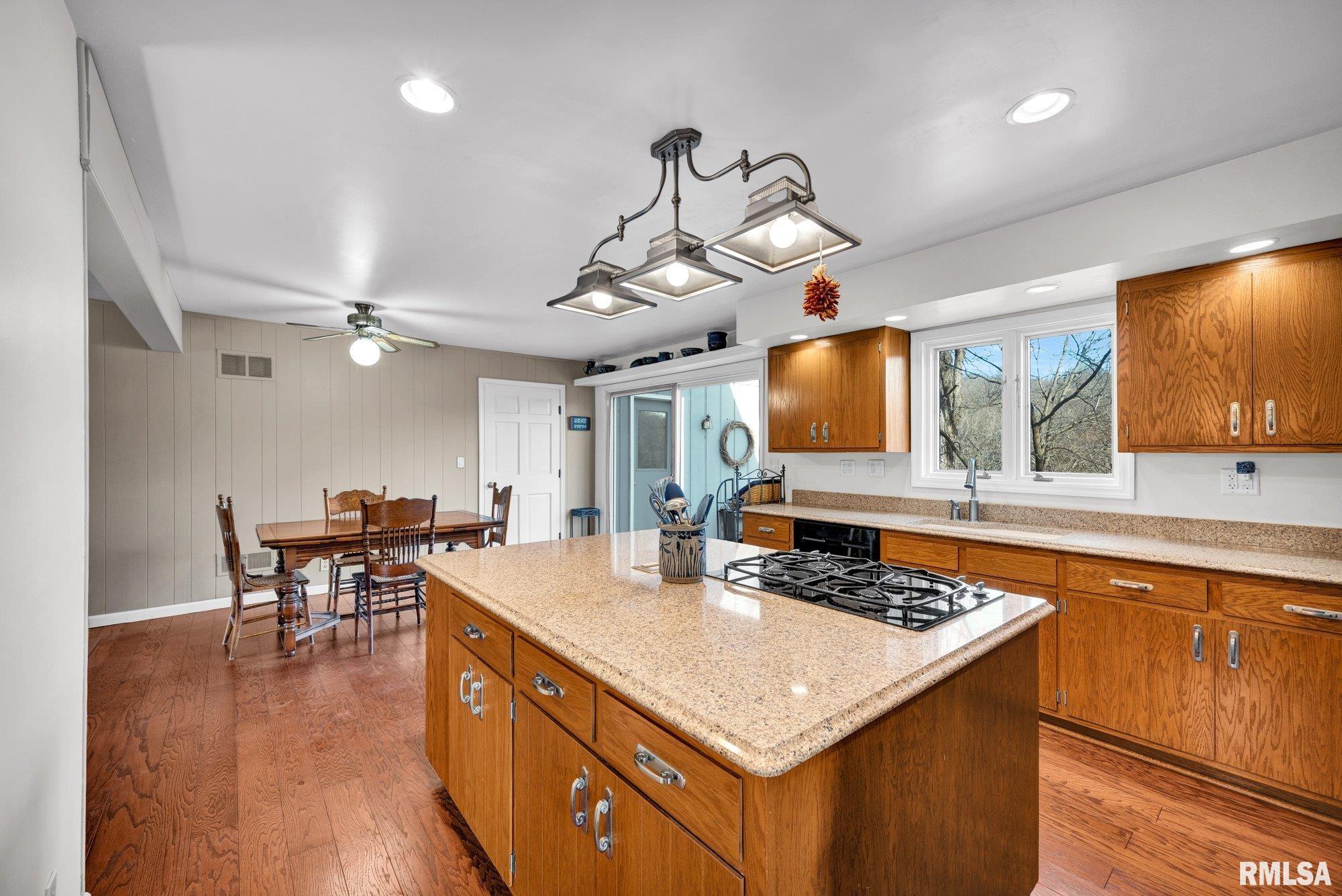 1230 Olde Farm Road East Peoria, IL 61611 - Photo 9 of 73