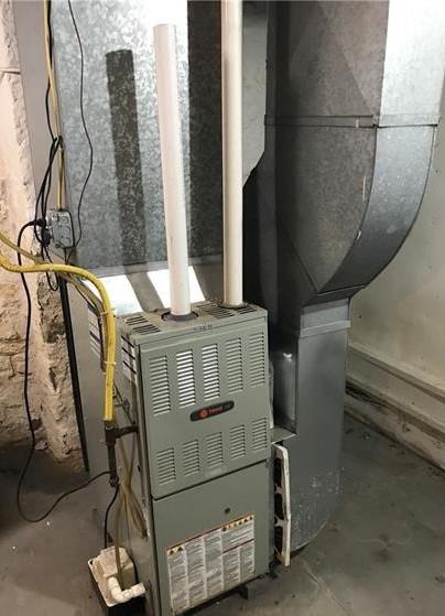 1124 Brabec Street Pittsburgh, PA 15212 - Photo 10 of 11 a room with gym equipment