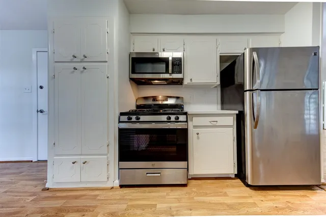 $259,900 | 7115 Drowsy Pine Drive, Houston, TX 77092