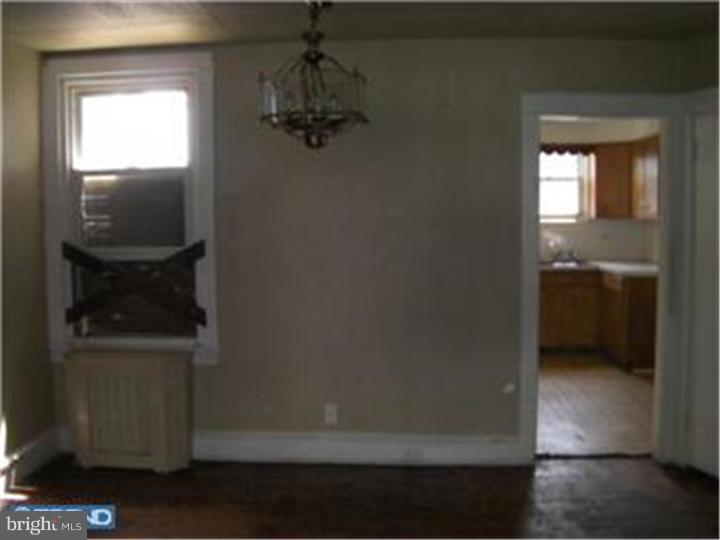 240 Sanford Road Upper Darby, PA 19082 - Photo 3 of 10