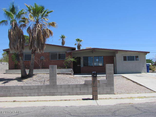 1802 West Merlin Road Tucson, AZ 85713 - Photo 2 of 15