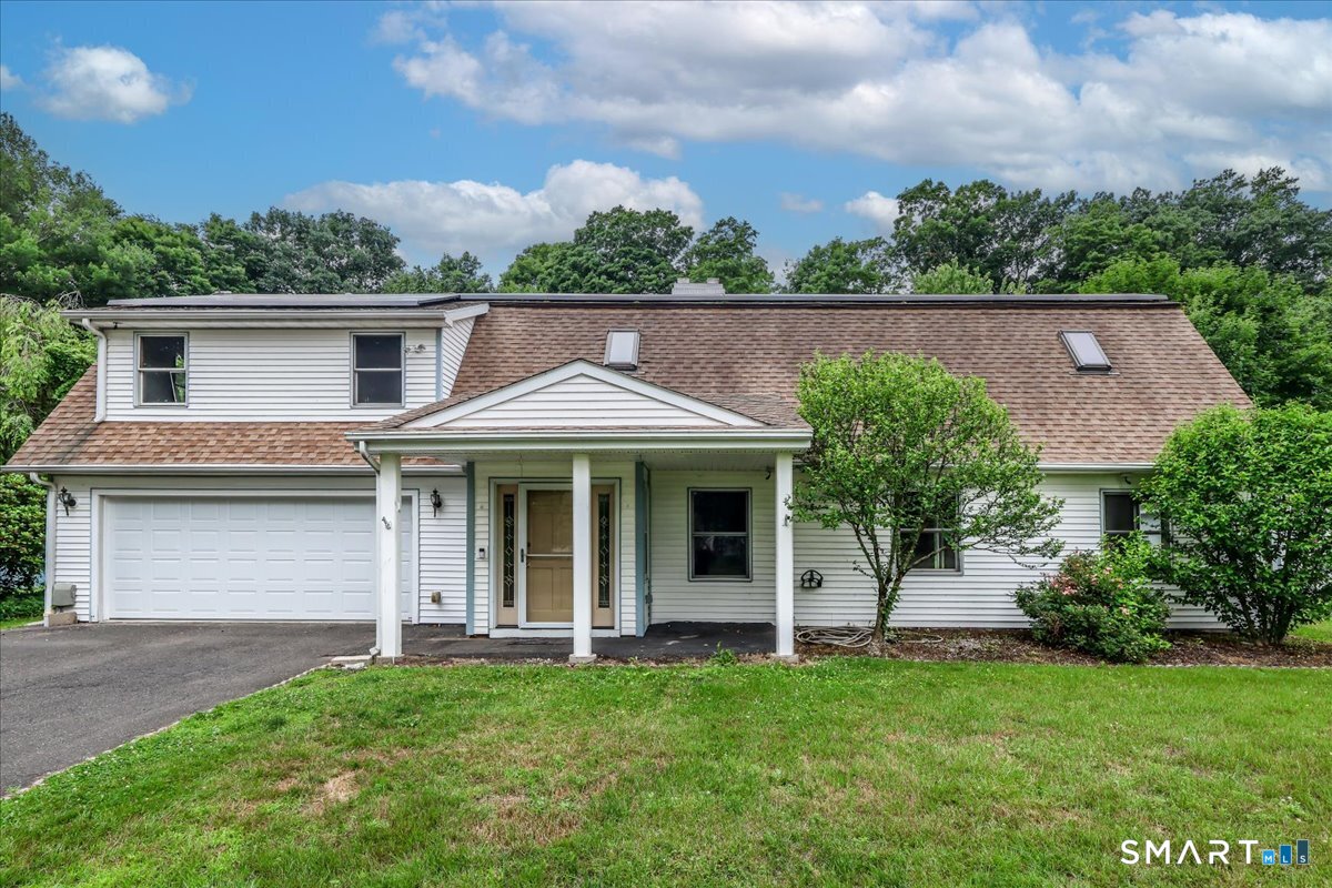 6 Caye Road Danbury, CT 06811 - Photo 2 of 32