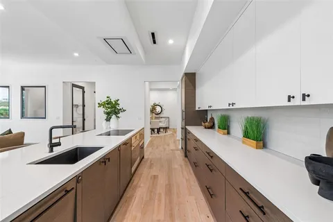 $2,150,000 | 94 West Davis Boulevard, Tampa, FL 33606