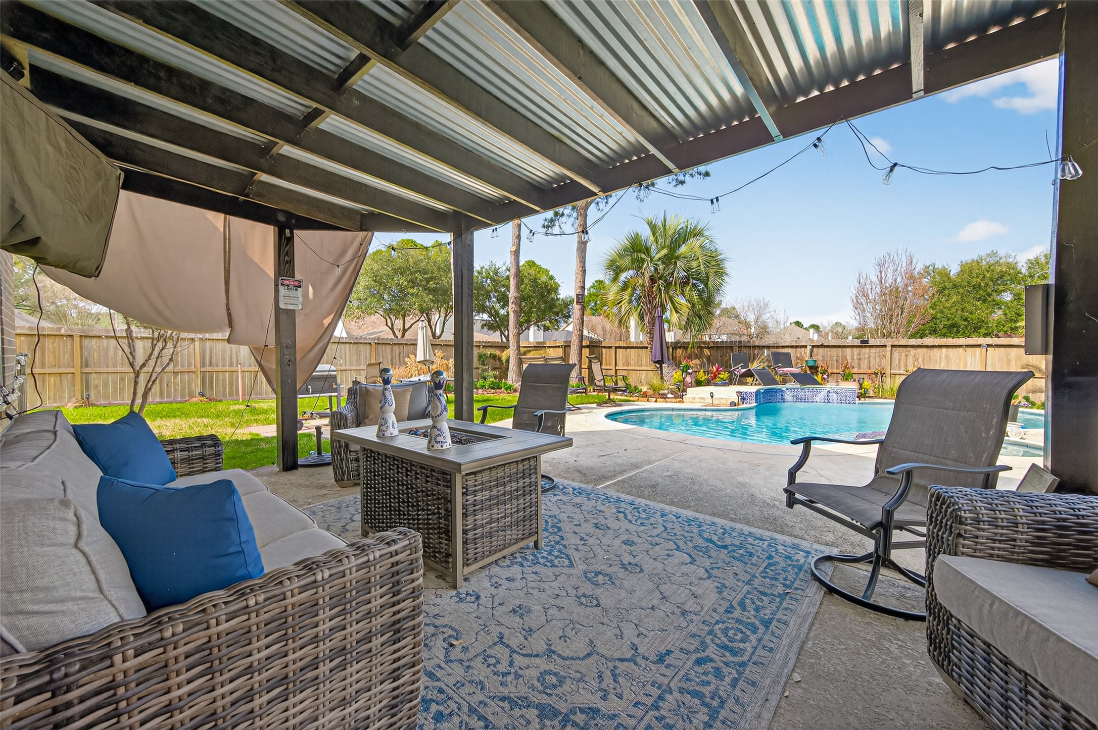 16902 Canyon Ridge Drive Spring, TX 77379 - Photo 39 of 43 a building outdoor space with patio furniture