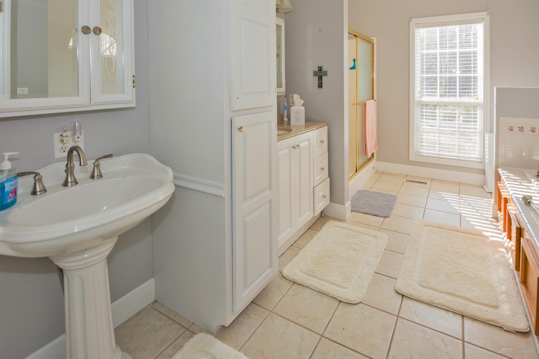 82 West Brow Road Dunlap, TN 37327 - Photo 22 of 53 Master Bath