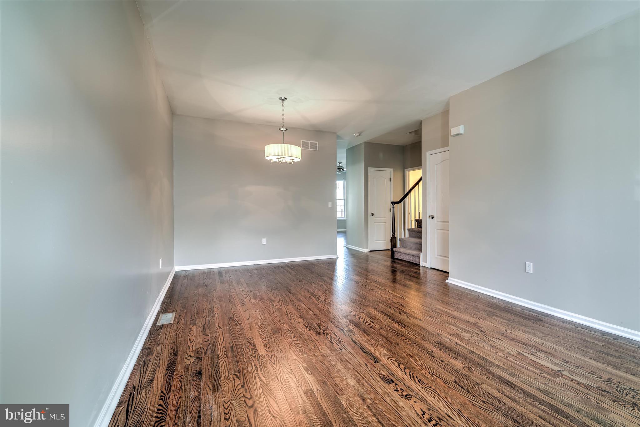 206 Hawthorne Way Delran, NJ 08075 - Photo 3 of 21 Gallery Image 3