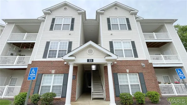 $199,900 | 33 Kassebaum Lane, Unit 306, St. Louis, MO 63129