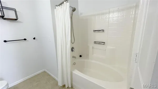 $199,900 | 33 Kassebaum Lane, Unit 306, St. Louis, MO 63129