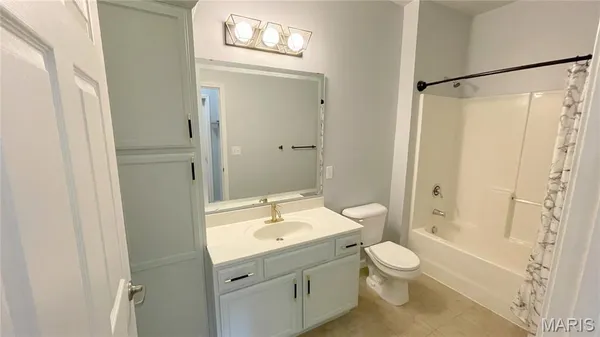 $199,900 | 33 Kassebaum Lane, Unit 306, St. Louis, MO 63129