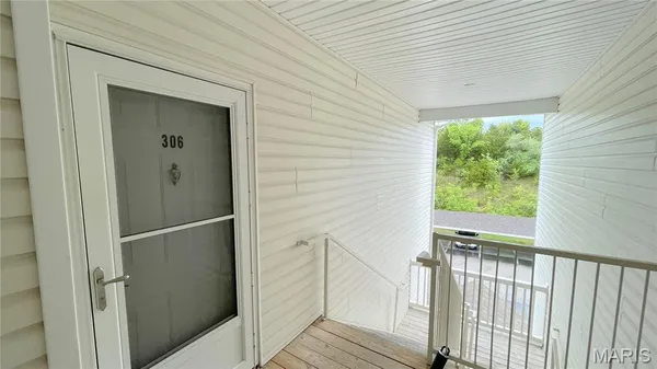 $199,900 | 33 Kassebaum Lane, Unit 306, St. Louis, MO 63129