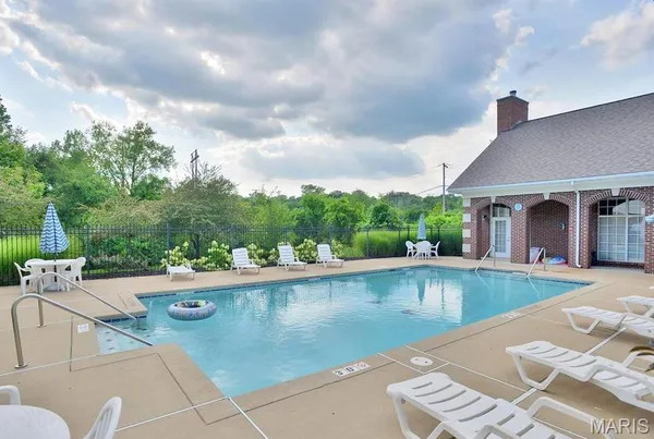 $199,900 | 33 Kassebaum Lane, Unit 306, St. Louis, MO 63129