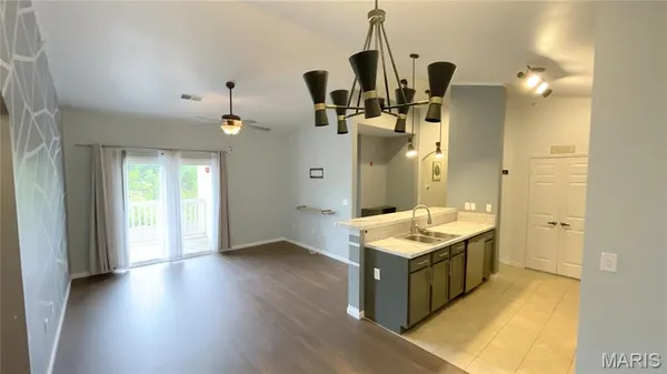 $199,900 | 33 Kassebaum Lane, Unit 306, St. Louis, MO 63129