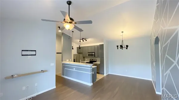 $199,900 | 33 Kassebaum Lane, Unit 306, St. Louis, MO 63129