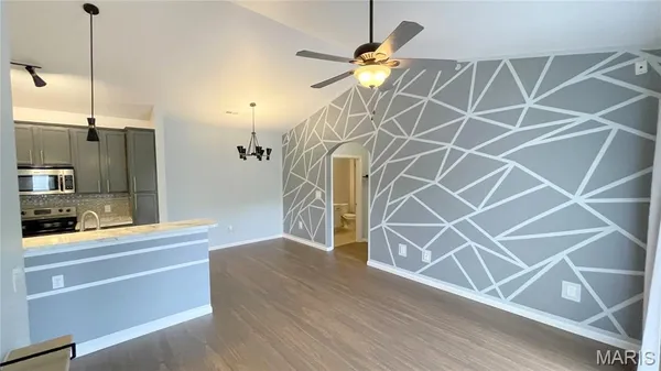 $199,900 | 33 Kassebaum Lane, Unit 306, St. Louis, MO 63129