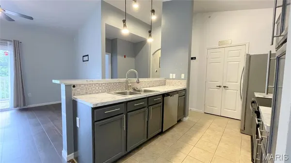 $199,900 | 33 Kassebaum Lane, Unit 306, St. Louis, MO 63129