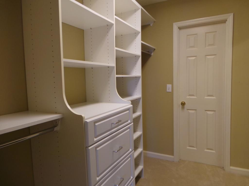 1 Cherokee Ridge Court, Unit 1 Johnson City, TN 37604 - Photo 14 of 36 LOVE THE BUILT INS