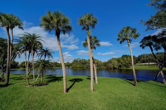 $375,000 | 220 Belleview Boulevard, Unit 410, Belleair, FL 33756