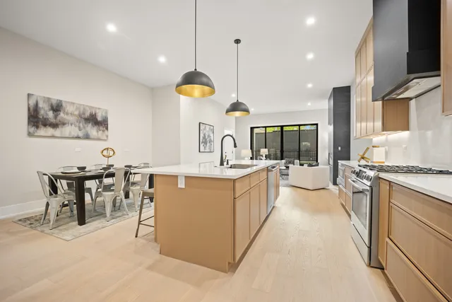 $899,000 | 4353 North Richmond Street, Unit 1N, Chicago, IL 60618