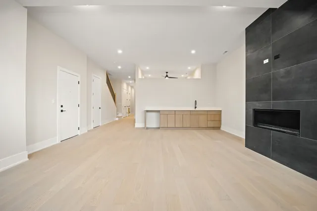 $899,000 | 4353 North Richmond Street, Unit 1N, Chicago, IL 60618