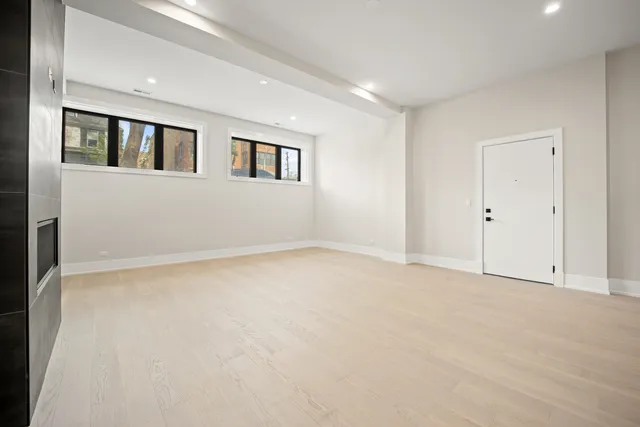 $899,000 | 4353 North Richmond Street, Unit 1N, Chicago, IL 60618