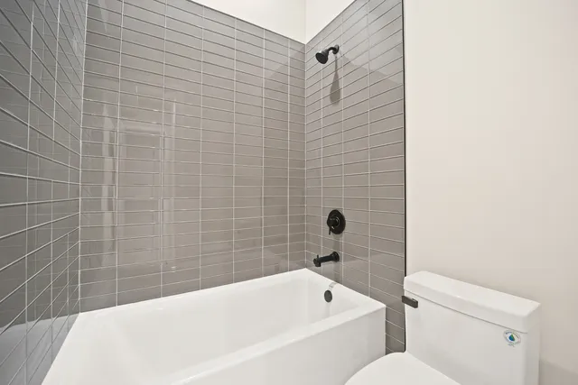 $899,000 | 4353 North Richmond Street, Unit 1N, Chicago, IL 60618