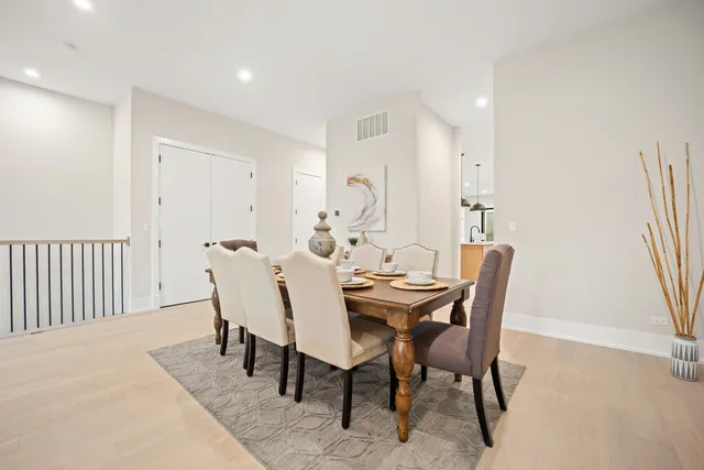 $899,000 | 4353 North Richmond Street, Unit 1N, Chicago, IL 60618