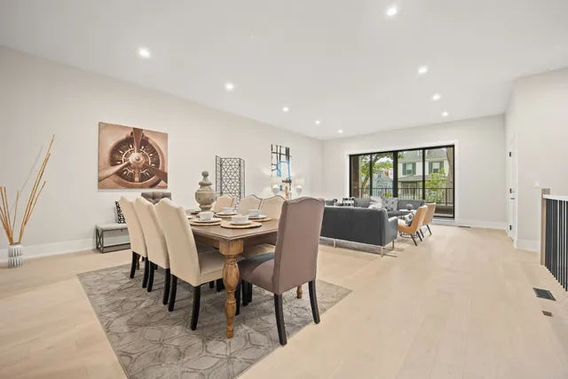 $899,000 | 4353 North Richmond Street, Unit 1N, Chicago, IL 60618