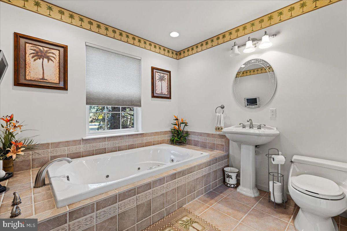 109 Heath Road Medford, NJ 08055 - Photo 13 of 41 Gallery Image 13