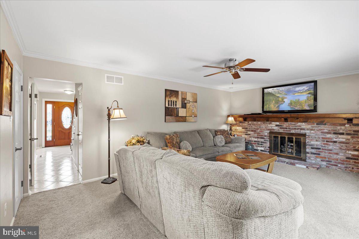 109 Heath Road Medford, NJ 08055 - Photo 7 of 41 Gallery Image 7