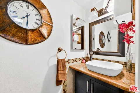 $705,000 | 10817 Whipple Street, Unit 6, Toluca Lake, CA 91602