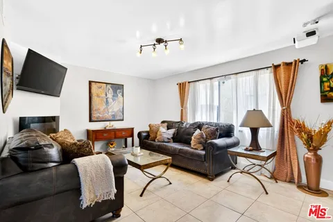 $705,000 | 10817 Whipple Street, Unit 6, Toluca Lake, CA 91602