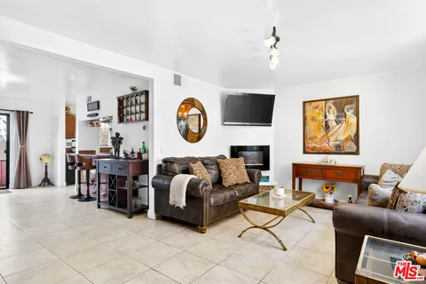 $705,000 | 10817 Whipple Street, Unit 6, Toluca Lake, CA 91602