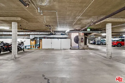 $705,000 | 10817 Whipple Street, Unit 6, Toluca Lake, CA 91602