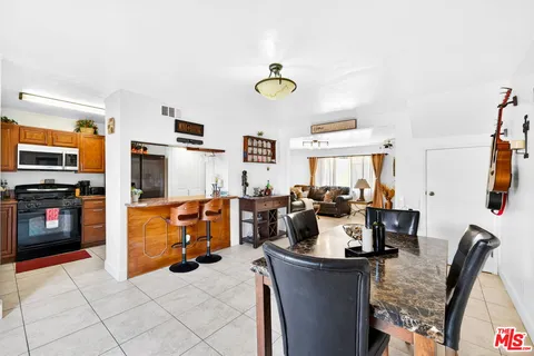 $705,000 | 10817 Whipple Street, Unit 6, Toluca Lake, CA 91602