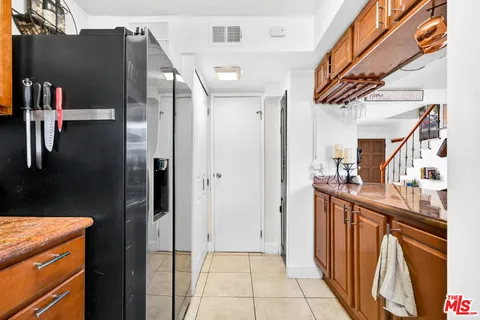 $705,000 | 10817 Whipple Street, Unit 6, Toluca Lake, CA 91602