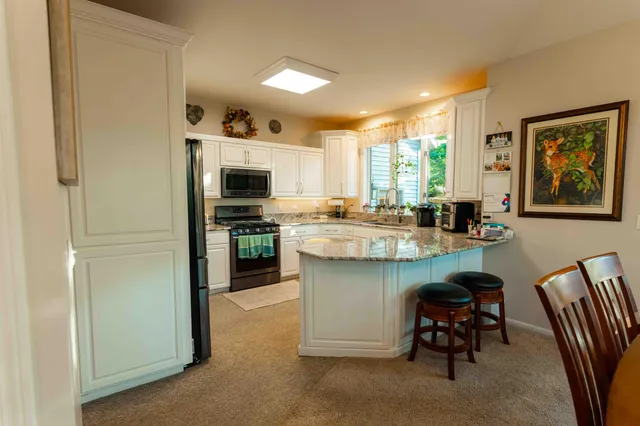 $899,900 | 777 Brooks Road North, Muskegon, MI 49442