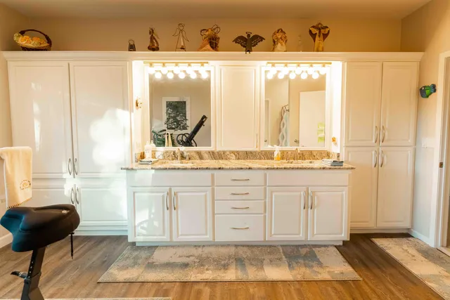 $899,900 | 777 Brooks Road North, Muskegon, MI 49442