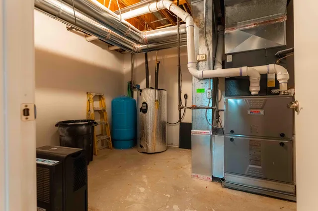 $899,900 | 777 Brooks Road North, Muskegon, MI 49442