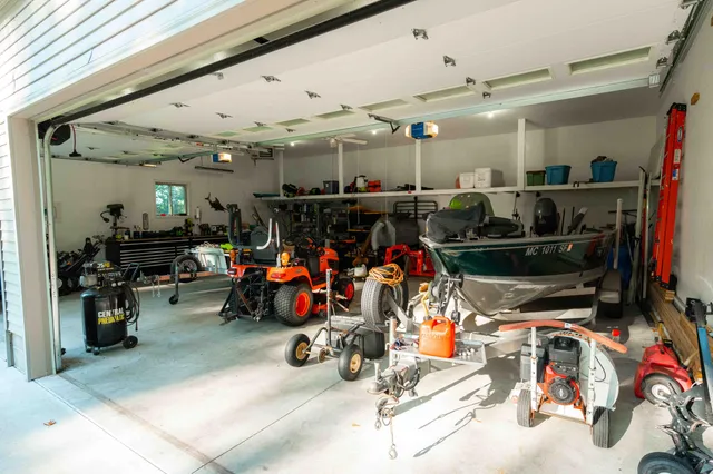 $899,900 | 777 Brooks Road North, Muskegon, MI 49442