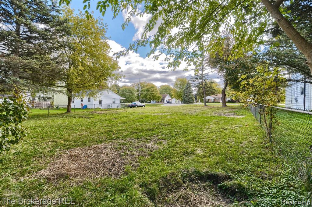 7035 Lapeer Road Davison, MI 48423 - Photo 2 of 6