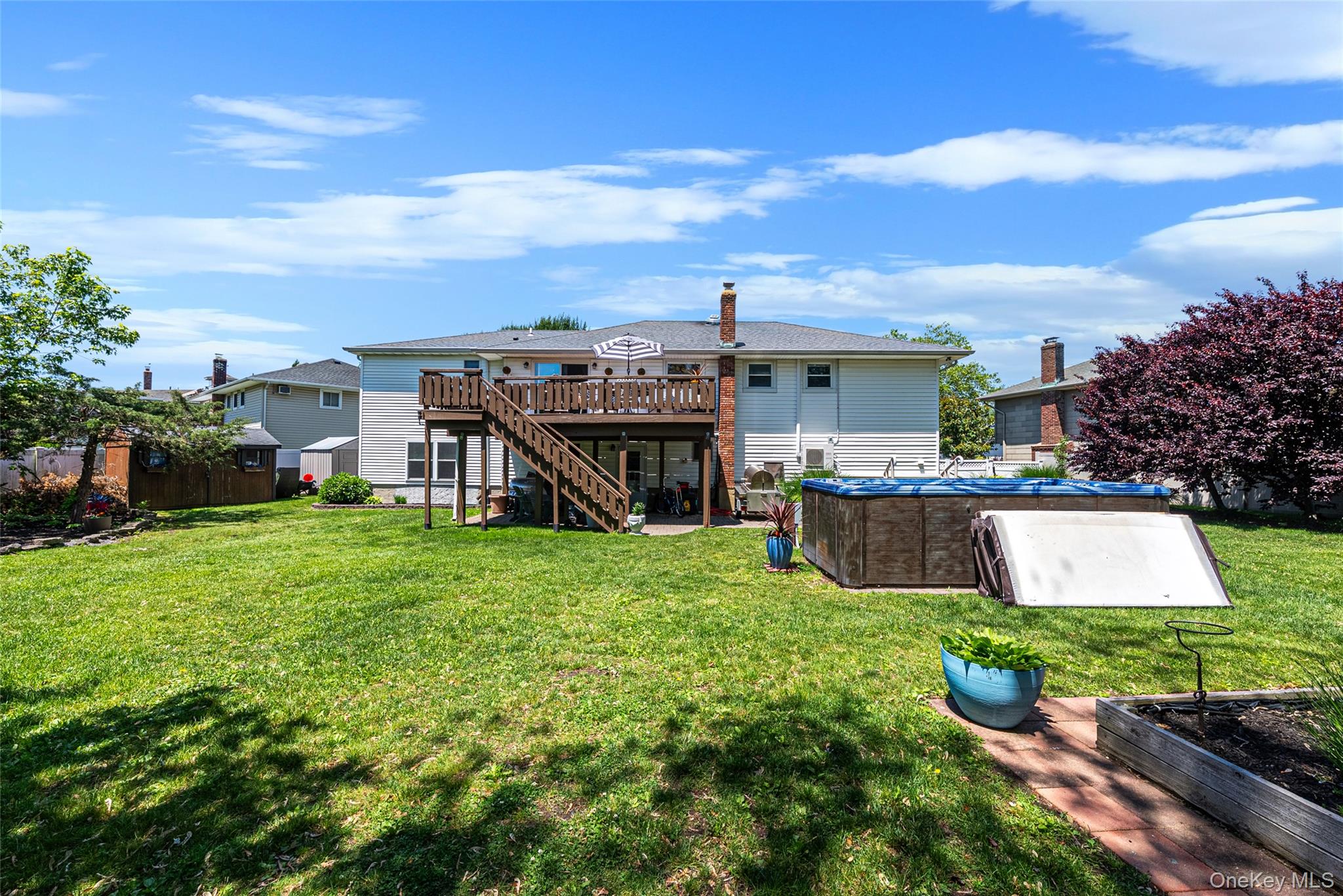 20 Rochelle Court Amityville, NY 11701 - Photo 42 of 43