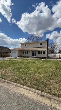 $789,000 | 211 4th Avenue, West Babylon, NY 11704