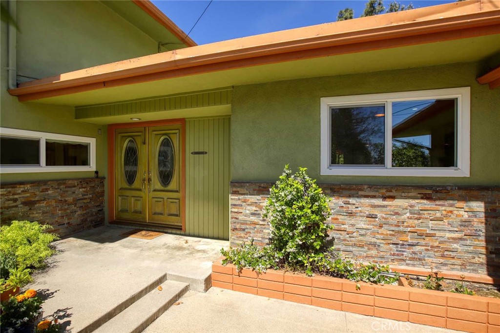 281 Spinks Canyon Road Duarte, CA 91010 - Photo 3 of 52