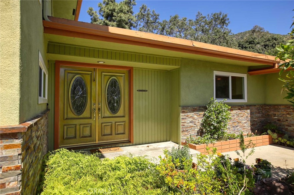 281 Spinks Canyon Road Duarte, CA 91010 - Photo 4 of 52