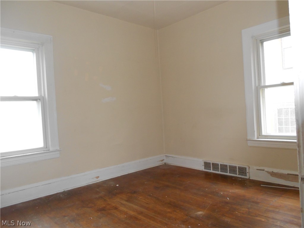 1622 Catalpa Road Cleveland, OH 44112 - Photo 9 of 12 Gallery Image 9